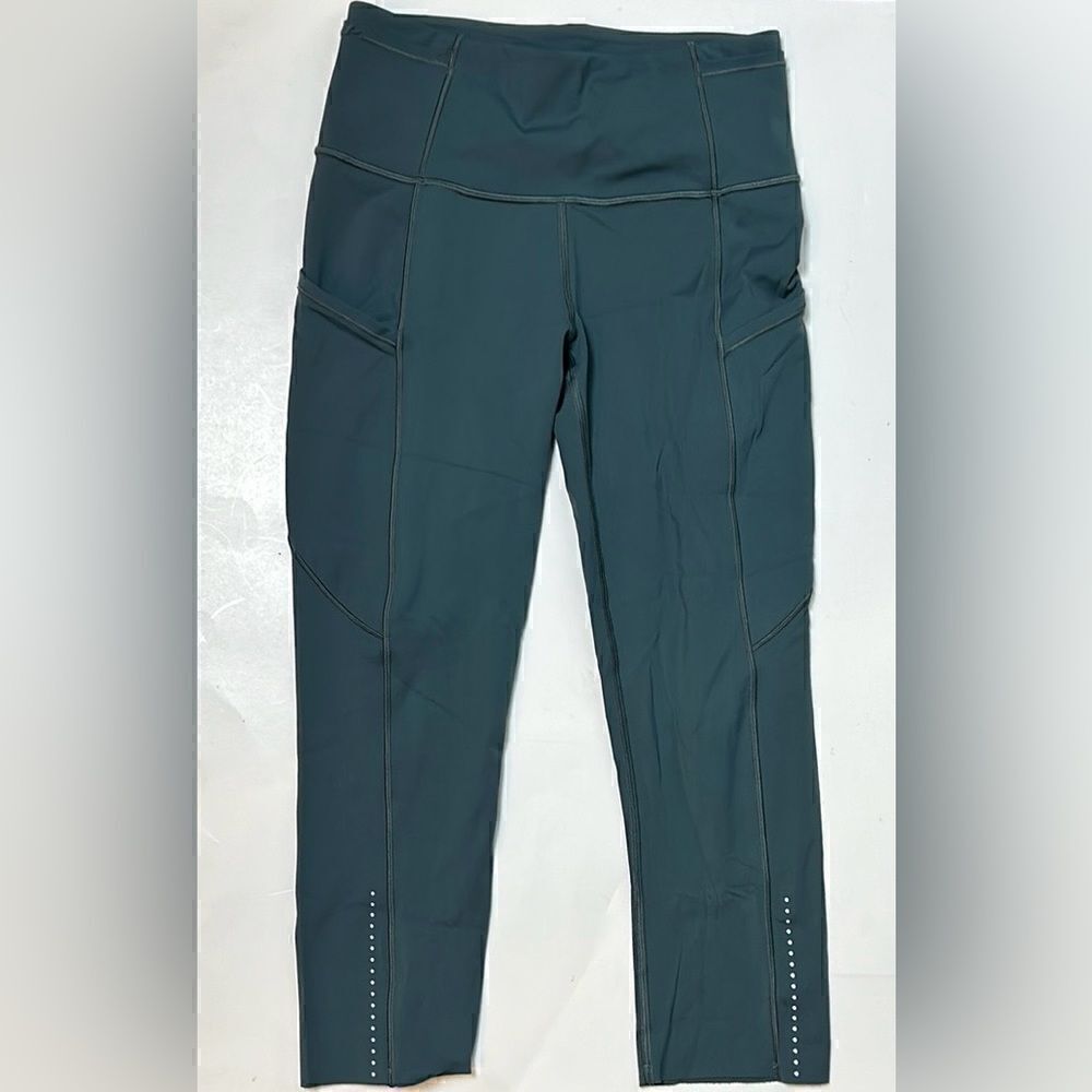 Lululemon Fast And Free reflective size 4 cropped Capri - Picture 1 of 8
